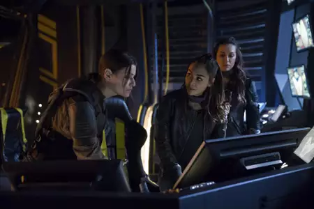 The 100 - galeria zdjęć - filmweb