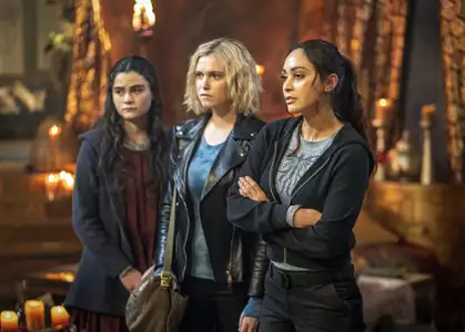 The 100 - galeria zdjęć - filmweb