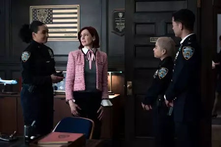 Elsbeth - galeria zdjęć - filmweb