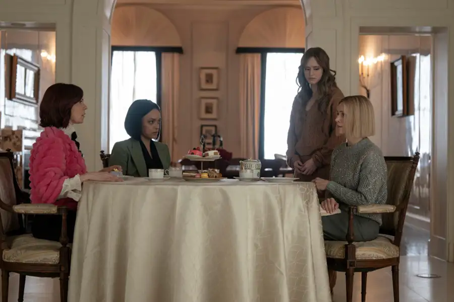 Elsbeth - galeria zdjęć - filmweb