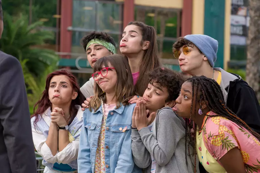Ayla i los Mirror - galeria zdjęć - filmweb