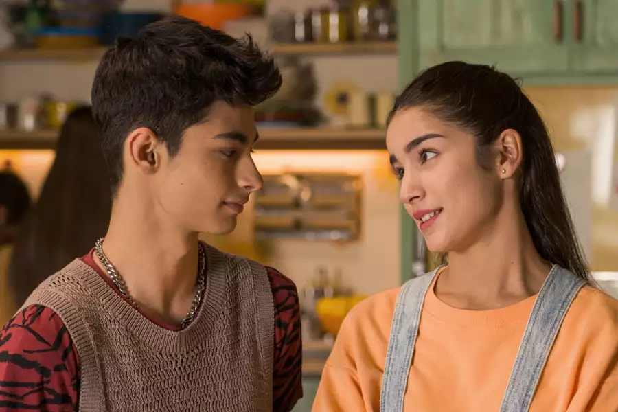 Ayla i los Mirror - galeria zdjęć - filmweb