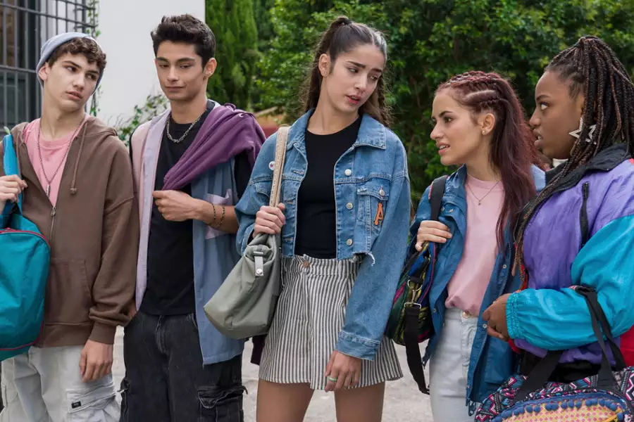 Ayla i los Mirror - galeria zdjęć - filmweb