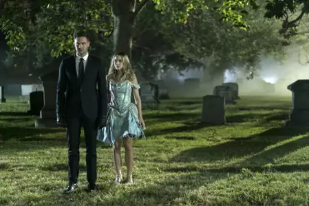 Into the Dark - galeria zdjęć - filmweb