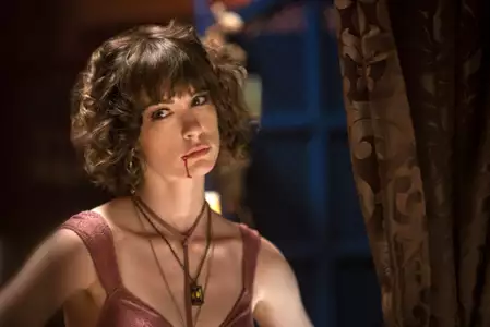 Into the Dark - galeria zdjęć - filmweb