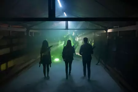 Into the Dark - galeria zdjęć - filmweb