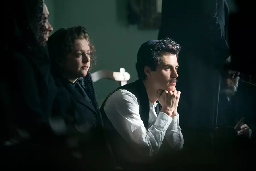 Geniusz - galeria zdjęć - filmweb