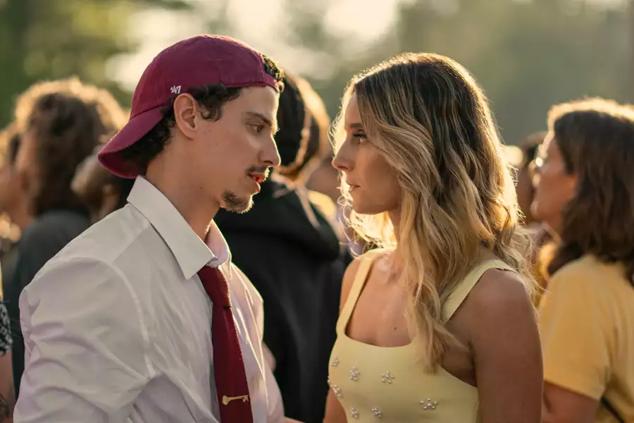 Nadrabiają miną - galeria zdjęć - filmweb