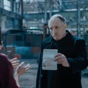 Unconditional - galeria zdjęć - filmweb