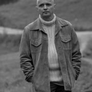 Chłopiec na galopującym koniu - galeria zdjęć - filmweb