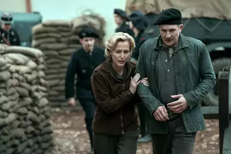 Cudowny chłopak. Biały ptak - galeria zdjęć - filmweb