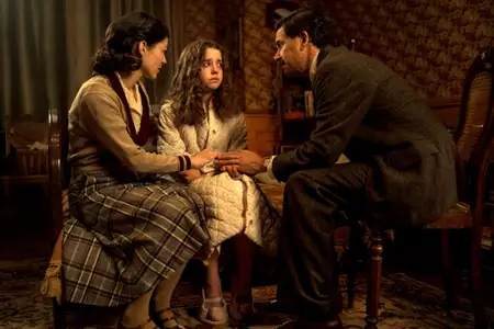 Cudowny chłopak. Biały ptak - galeria zdjęć - filmweb