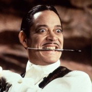 Raúl Juliá w Rodzina Addamsów 2