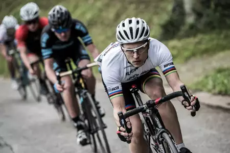 Anioł - galeria zdjęć - filmweb