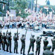 Rok niebezpiecznego życia - galeria zdjęć - filmweb