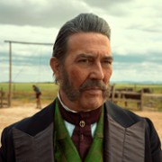 Ciarán Hinds w Angielka