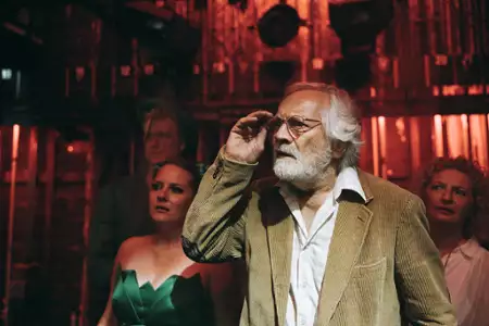 Sezony - galeria zdjęć - filmweb