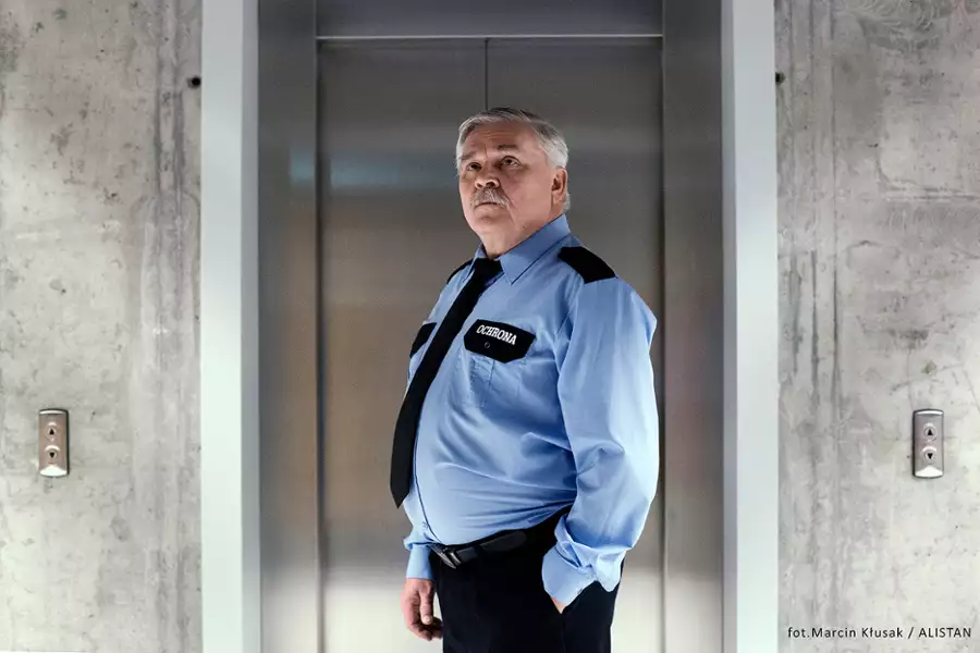 Poza biurem - galeria zdjęć - filmweb