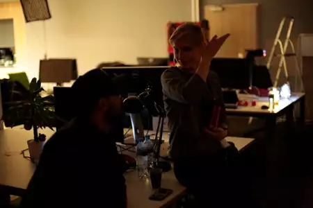 Poza biurem - galeria zdjęć - filmweb