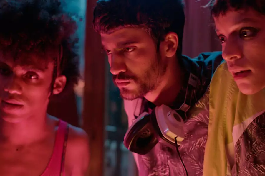 Lov3 - galeria zdjęć - filmweb