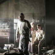 Godless - galeria zdjęć - filmweb