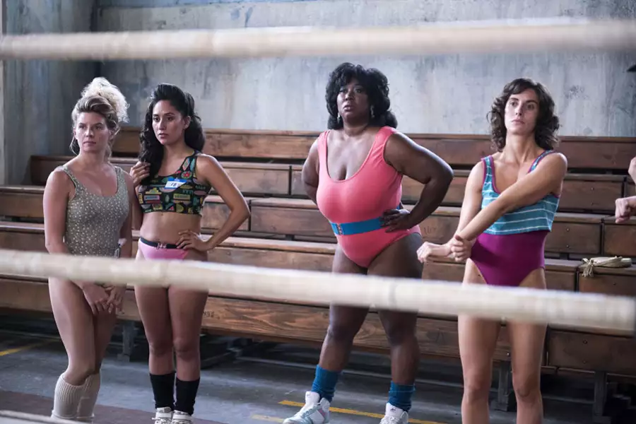 GLOW - galeria zdjęć - filmweb