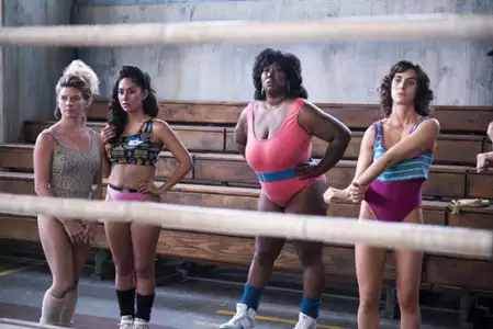 GLOW - galeria zdjęć - filmweb