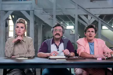 GLOW - galeria zdjęć - filmweb