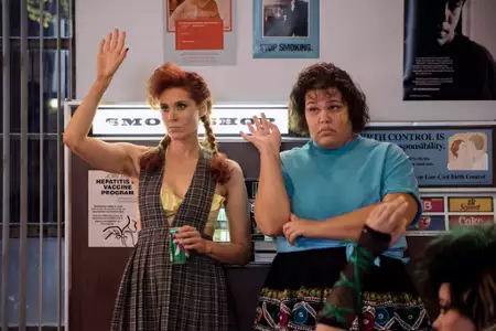 GLOW - galeria zdjęć - filmweb