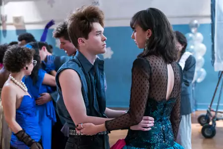 GLOW - galeria zdjęć - filmweb