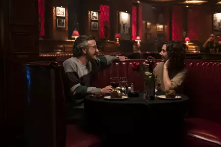 GLOW - galeria zdjęć - filmweb