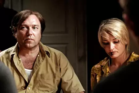 Dom mrocznych motyli - galeria zdjęć - filmweb