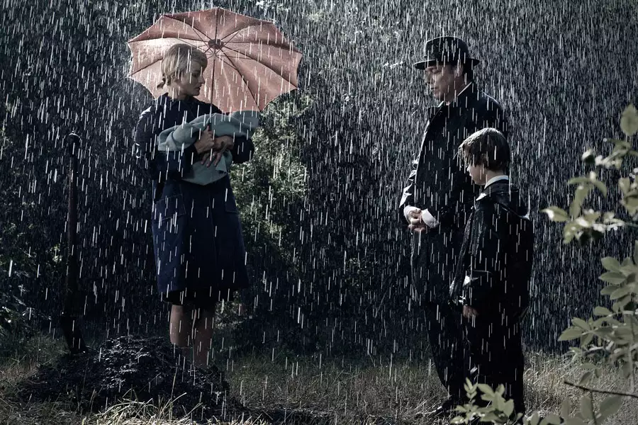 Dom mrocznych motyli - galeria zdjęć - filmweb
