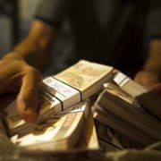 3 tony: Napad na Bank Centralny w Brazylii - galeria zdjęć - filmweb