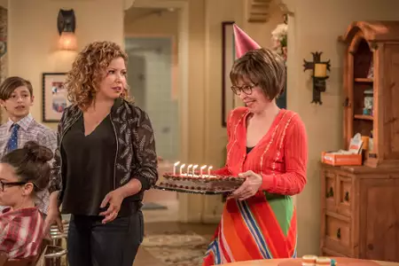 One Day at a Time - galeria zdjęć - filmweb