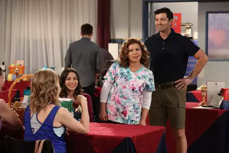 One Day at a Time - galeria zdjęć - filmweb