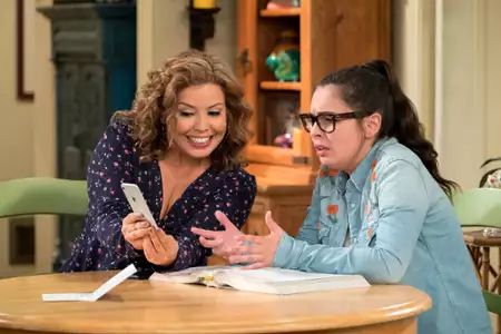 One Day at a Time - galeria zdjęć - filmweb