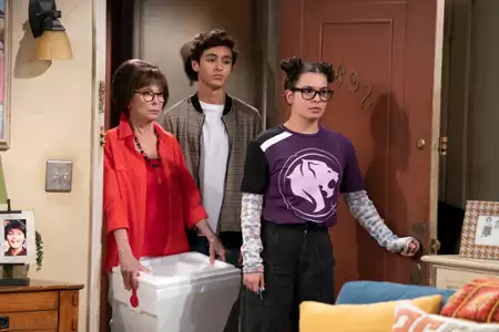 One Day at a Time - galeria zdjęć - filmweb