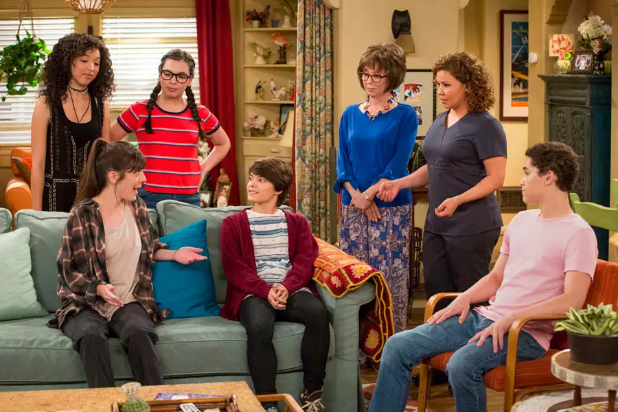 One Day at a Time - galeria zdjęć - filmweb