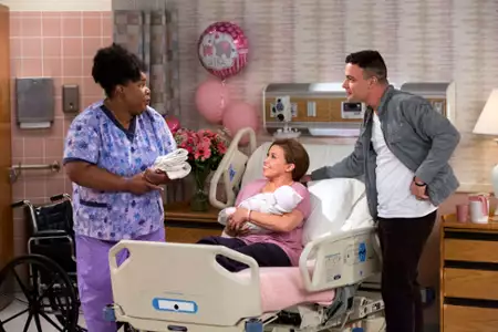 One Day at a Time - galeria zdjęć - filmweb