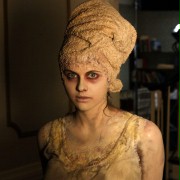 Alexandra Daddario w Strych