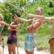 Survivor - galeria zdjęć - filmweb