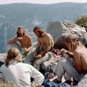 Buntownicy na krawędzi - galeria zdjęć - filmweb