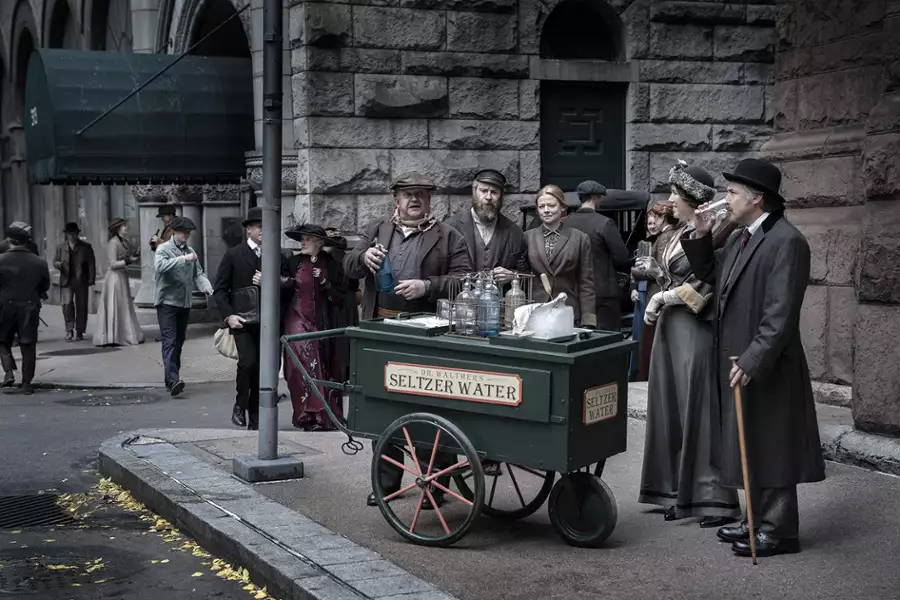 Amerykanin w marynacie - galeria zdjęć - filmweb