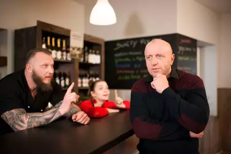 Święty - galeria zdjęć - filmweb