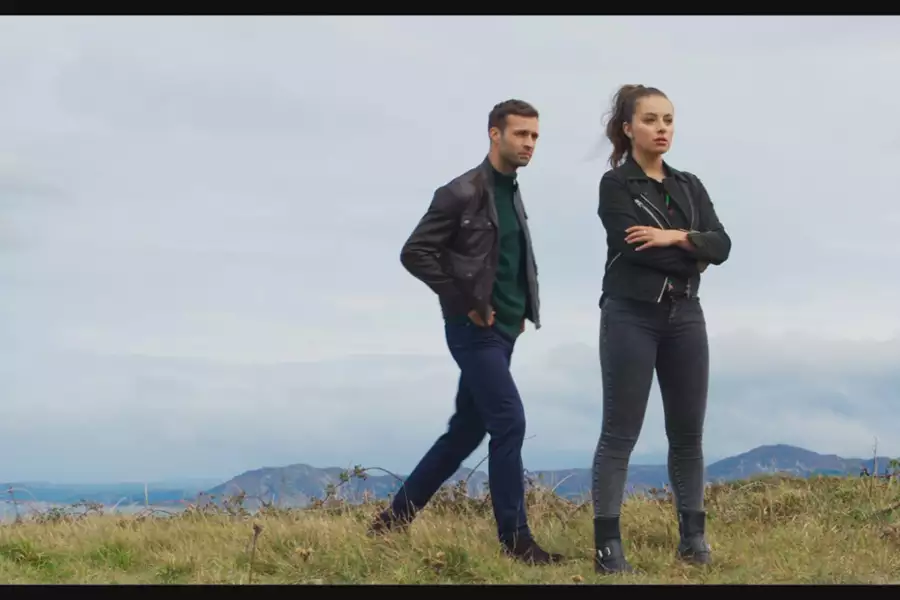 Życie w cuglach - galeria zdjęć - filmweb