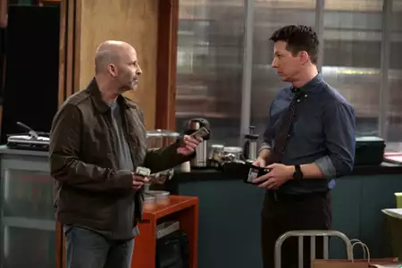 Sean Saves the World - galeria zdjęć - filmweb