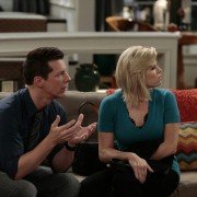 Sean Saves the World - galeria zdjęć - filmweb