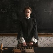 Maika Monroe w Victorian Psycho