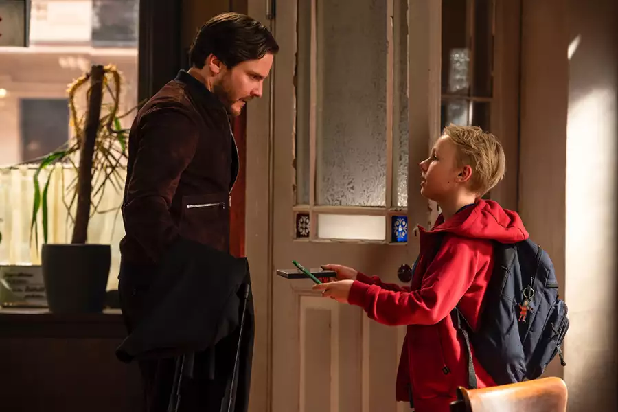Jedenaste: znaj sąsiada swego - galeria zdjęć - filmweb